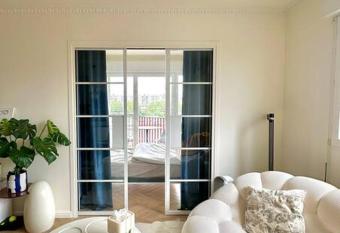 Luxury apartment with Seine view has Balcony rooms