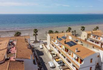 SR82 Beachside Home Santa Pola has Balcony rooms