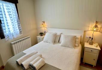 Apartamento Barrio H  medo has Balcony rooms