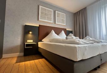 JUNIK Apartments Oberhausen allows 18 year olds to book a room
