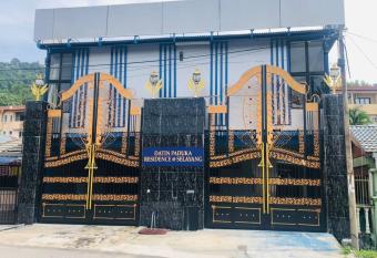 (null) has Balcony rooms