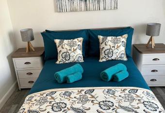 39 Wells Street Apartment has Balcony rooms