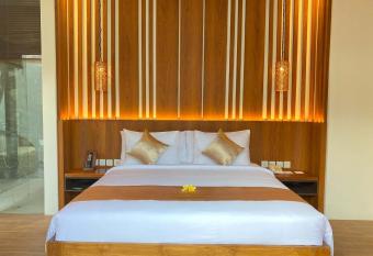 The Prime Canggu Bali has rooms with a private hot tub