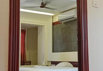 New woodlands hotel has Balcony rooms