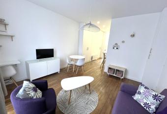 Aux Cevennes has Balcony rooms