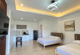 CGY Apartelle has Balcony rooms