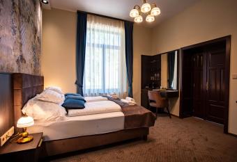 V  r  sk   Villa- ALELN  KI has Balcony rooms