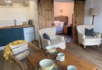 Cadgers Snug has Balcony rooms