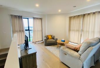 New 3 Bedroom Town House on Clyde allows 18 year olds to book a room