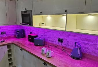 Delightful space-view farmhouse Astronauts Lodge has Balcony rooms