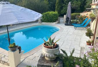 Appartement dans villa 10mn de Nice has Balcony rooms