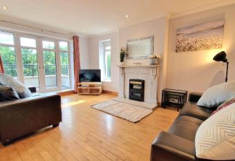 (null) has Balcony rooms