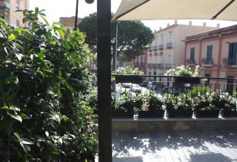 (null) has Balcony rooms