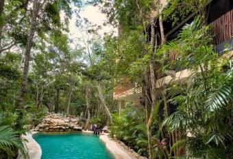 Luxury paradise penthouse with private pool has Balcony rooms