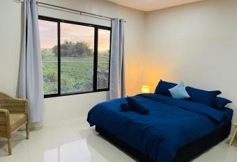 Westview Apartments has Balcony rooms