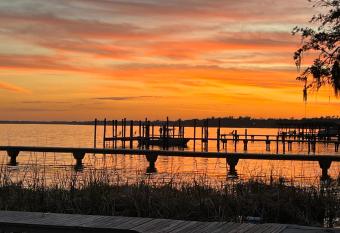 Dalindas Family has rooms with a private hot tub