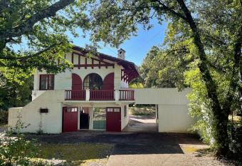 Belle villa basque familiale has Balcony rooms