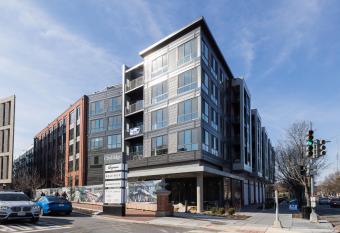 Placemakr Cathedral Heights has Balcony rooms