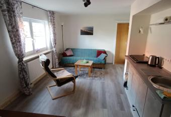 Ferienunterkunft Barsinghausen allows 18 year olds to book a room