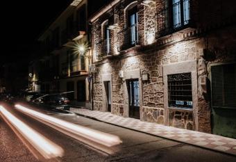 (null) has Balcony rooms