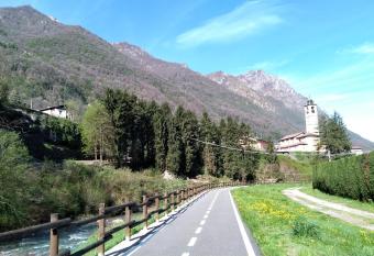 Appartamenti Valsassina vista montagna has Balcony rooms