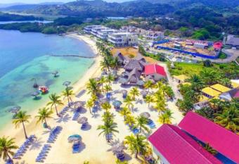 OCEAN FRONT, Las Palmas, Villa 1320 has Balcony rooms