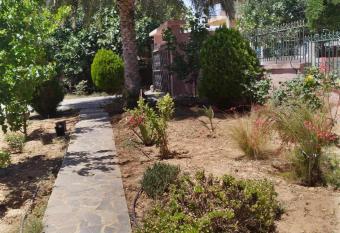 cozy house near the beach allows 18 year olds to book a room