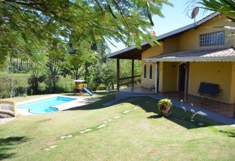 Chacara otima localizacao has Balcony rooms