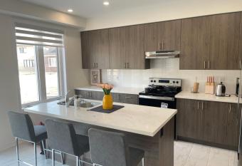 Spacious Getaway at Wasaga Beach - 4BR, Sleeps 10 has Balcony rooms