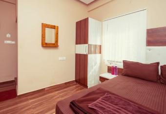 Kavins inn has Balcony rooms