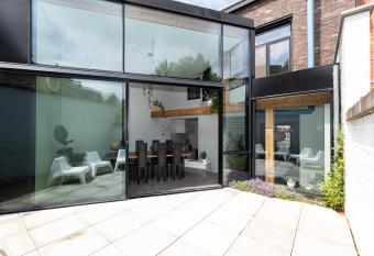 NEW! Hip herenhuis in centrum Tongeren has Balcony rooms