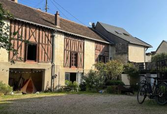 La Belle   toile has Balcony rooms