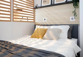 Modern & Cozy Studio with Balcony has Balcony rooms