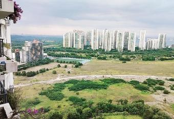 ForestCity            913 has Balcony rooms