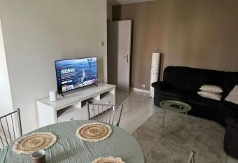 Violetta s near Brussels Airport has Balcony rooms