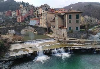 La Casetta - Locazione turistica allows 18 year olds to book a room