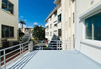 Le Sunshine allows 18 year olds to book a room