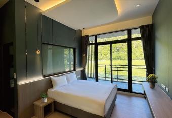 Longtan Lake Inn has Balcony rooms