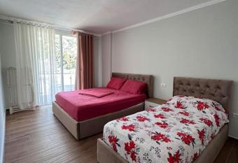 Liza s apartments 4th has Balcony rooms