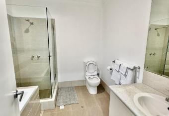 43 Drew road Ardross has Balcony rooms