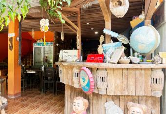 OYO 75507 Honeyland Resort allows 18 year olds to book a room