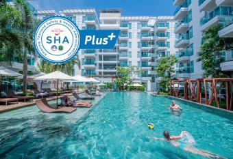 Fishermens Harbour Urban Resort - SHA Extra Plus has rooms with a private hot tub