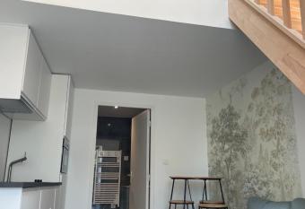 L entre deux M has Balcony rooms