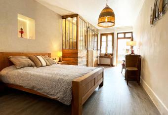 Chambres d h  tes avec entr  e privative au calme dans maison de village has Balcony rooms