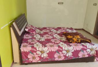 Rhadeshaym guest house Khatu shyam ji has Balcony rooms