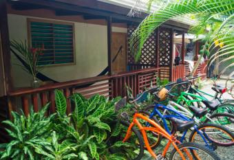 Hostal Cecilia has Balcony rooms