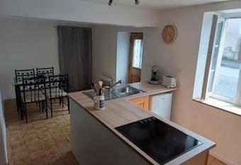 maison de ville proche de tout has Balcony rooms