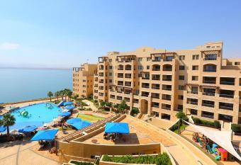 Salt Sea Apartment allows 18 year olds to book a room