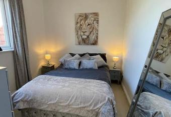 Town Centre Cottage, Kidderminster has Balcony rooms