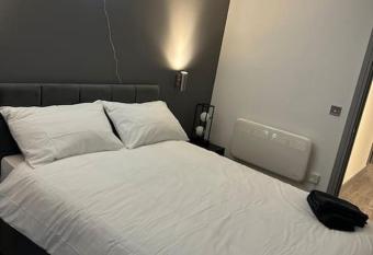 (null) allows 18 year olds to book a room